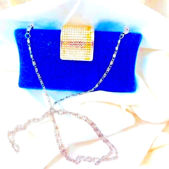 🔥HOST PICK🔥AQUAMARINE COCKTAIL BAG w/ JEWELED CLASP & DETACHABLE CHAIN STRAP - Picture 2 of 10